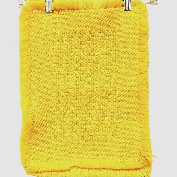Vintage Table Placemats 4 Vibrant Yellow Acrylic Yarn Woven Fringed 16x13" Mats - Picture 1 of 8